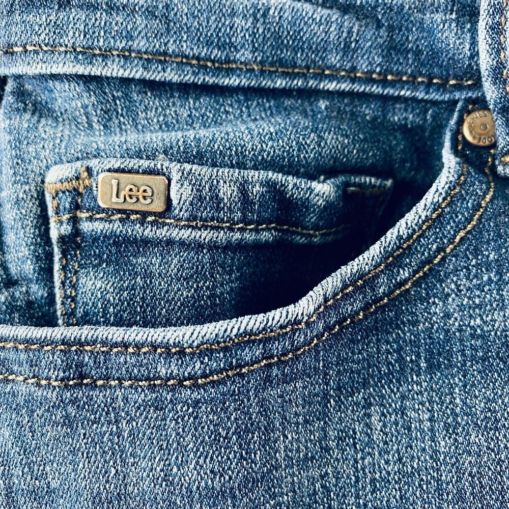 Lee Women’s Skinny Fit Jeans Mid Rise Stretch Medium Wash 30x26 Classic Denim